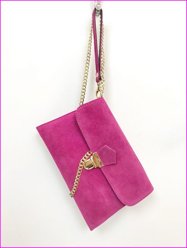 Doppia pochette in vera pelle scamosciata fucsia da polso e con tracollina dorata.