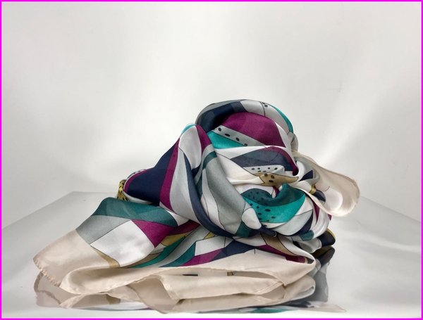 Foulard fantasia geometrica rosa ( formato 160x90 )