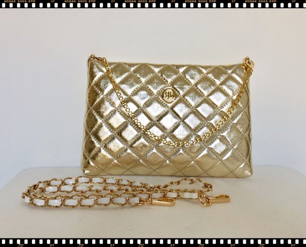 Pochette dorata imbottita con tracolla bianco/oro. ( 27x18x2 )