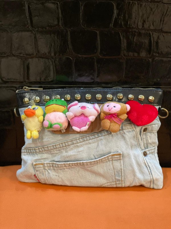 Pochette jeans con zoo puppy's.