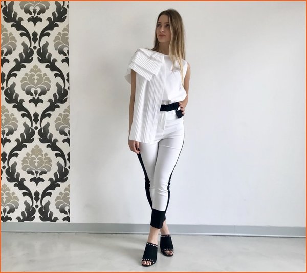 Pantalone vita alta bicolore con camicia balze in plissè Les Bourdelles Des Garcons.