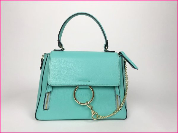 Borsa color tiffany con finiture dorate, tracolla compresa. ( 28x22x10 )