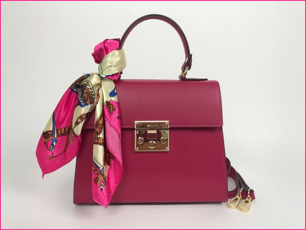 Borsa vera pelle fucsia con finiture dorate , tracolla e foulard. ( 23x20x10 )