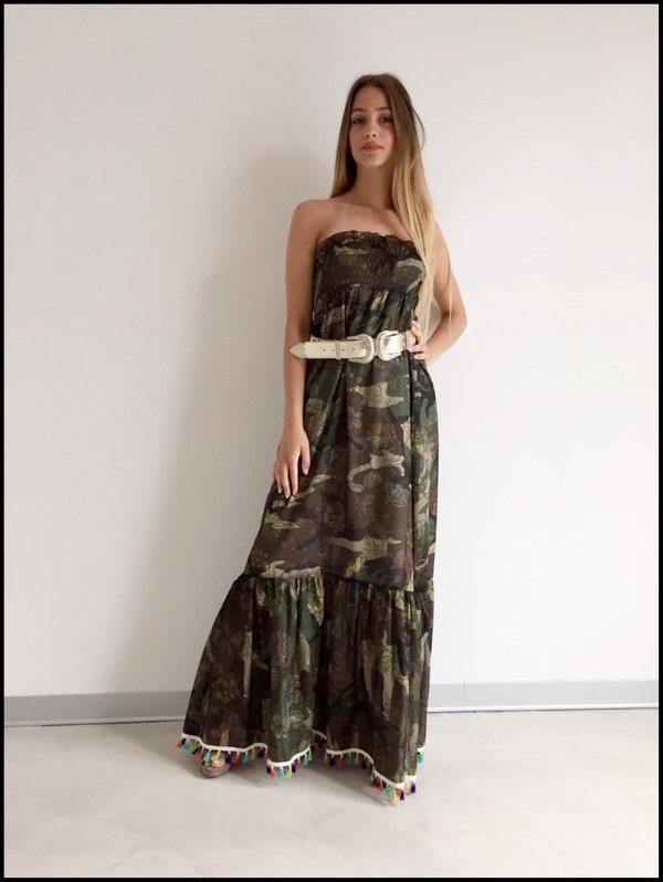 Long dress taglio dritto camouflage con nappine colorate.