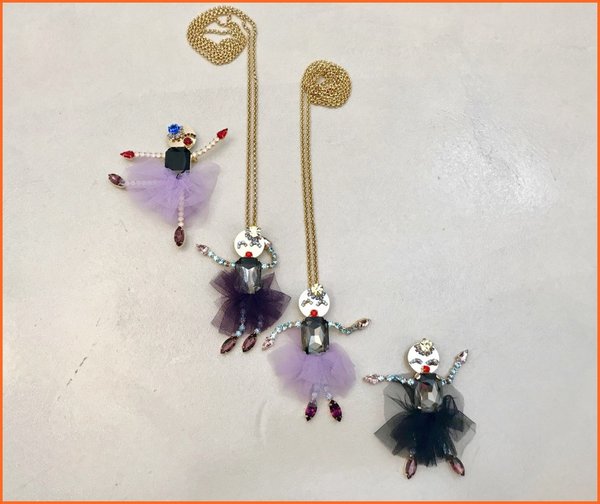 Collana e spille ballerina Les Bourdelles Des Garcones.