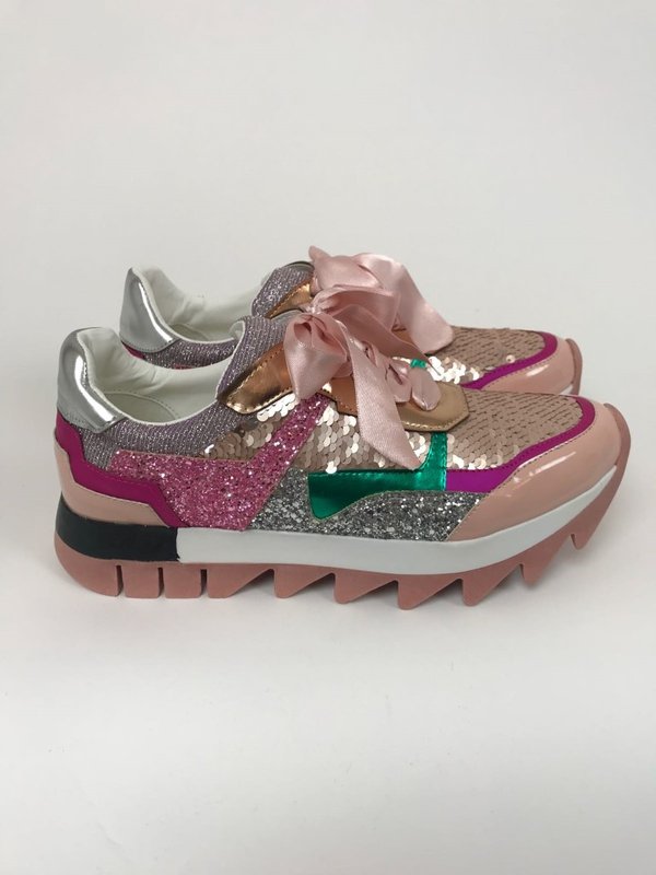 Sneakers multicolore rosa con inserti lurex e paillettes.