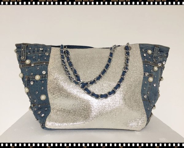 Borsa in jeans e perle. ( 29x50x24 )