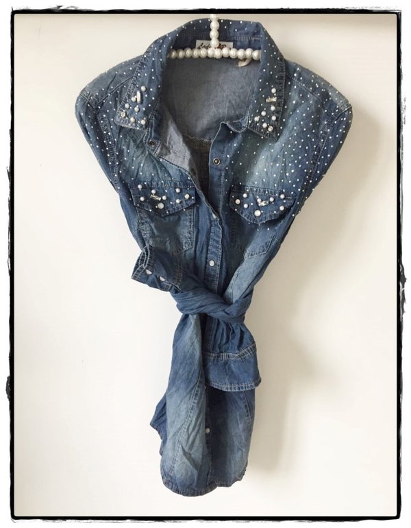 Camicia in jeans con swarovski .