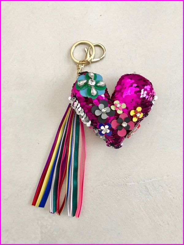 Charms cuore fucsia in paillettes con frange multicolore