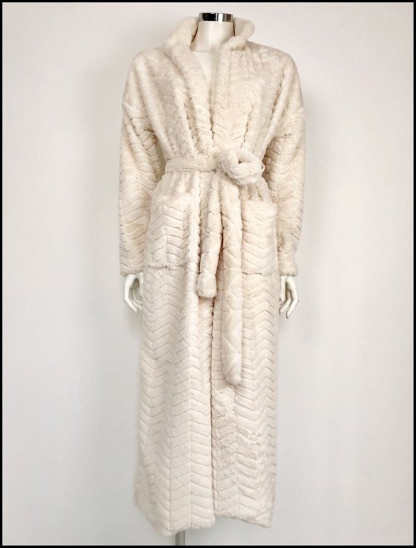 Cappotto beige in ecopelliccia modello vestaglia Linea 22.