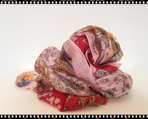 Foulard in seta fantasia rosso/rosa.