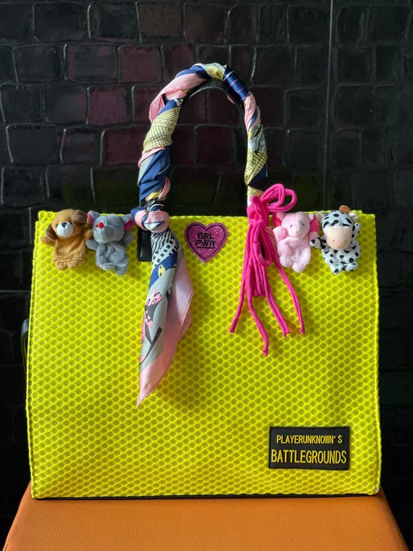 Borsa gialla Linea PUPPET con foulard e fiocchi. Sensations Creations.