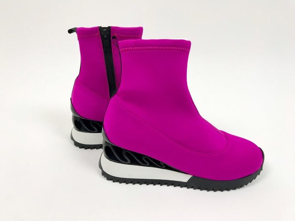 Scarpa fucsia in versione scuba con plateau bicolore.