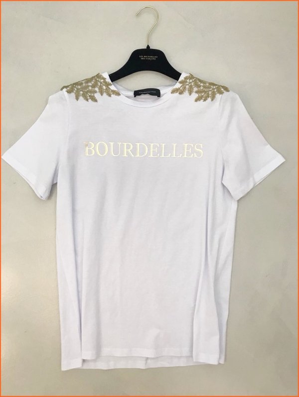 T-shirt bianca con applicazioni dorate. Les Bourdelles Des Garcons.