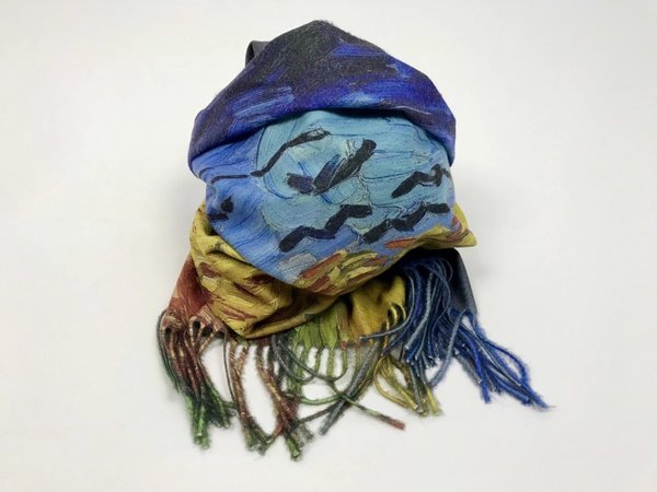 Pashmina con frange dipinto di Van Gogh.