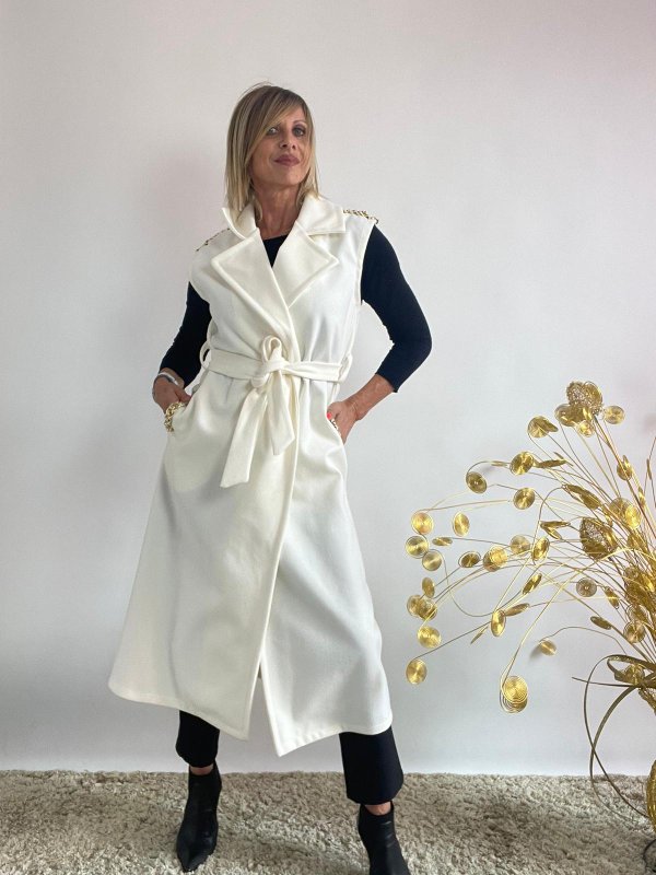 Gilet bianco con cintura dai dettagli dorati 