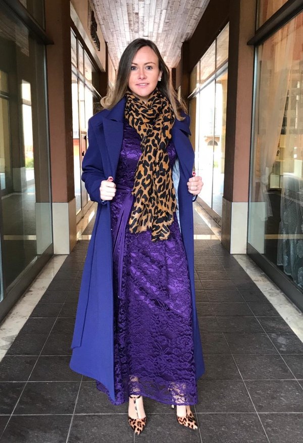 Abito pizzo e cappotto viola Memjs, pashminba animal print.