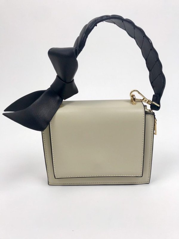 Pochette bicolore con fiocco Beige. ( 17x14x5)