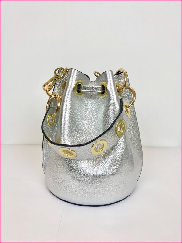 Secchiello vera pelle argento con borchie dorate. ( 20x15 )