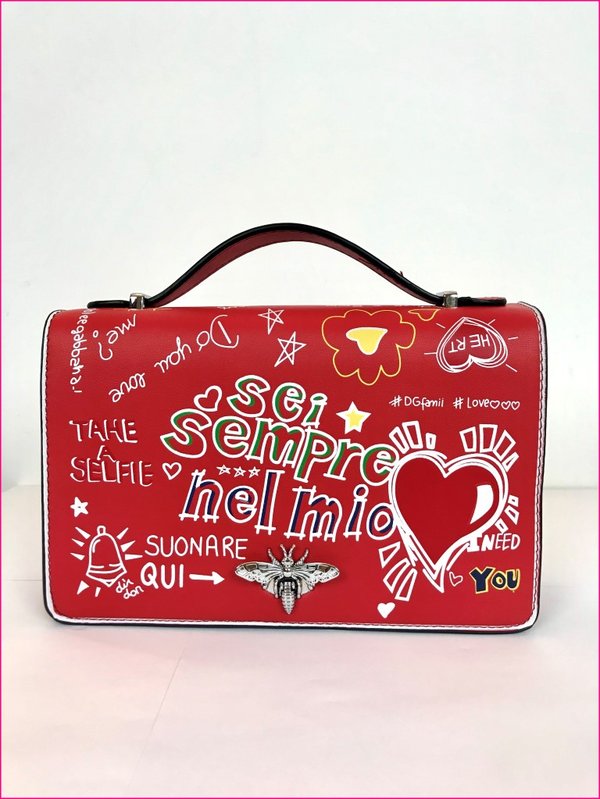 Borsa Cuore rossa street style con tracolla. ( 23x15x7 )