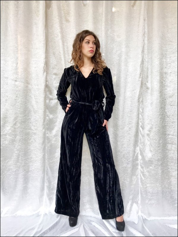 Jumpsuit nera Sandro Ferrone in velluto.