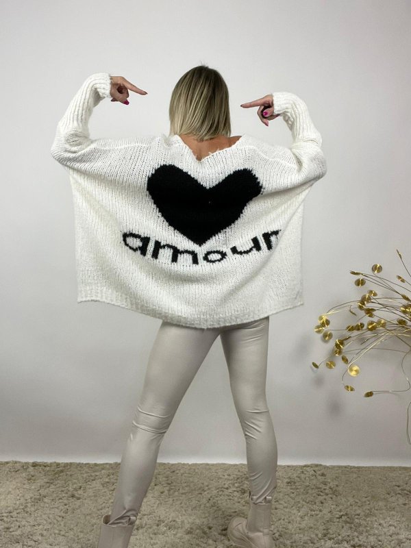 Over maglia in calda angora con cuore 